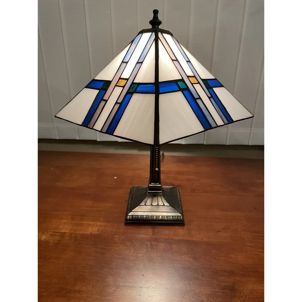Vintage Tiffany-style Table Lamp Resin Shade